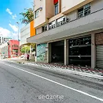Apto reformado ótima localização Centro CAT406